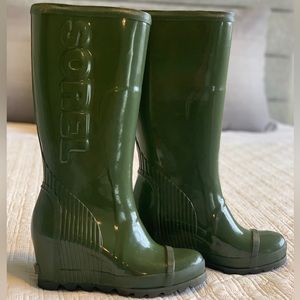 Sorel Joan Rain Wedge Tall Boots Size 8 Green